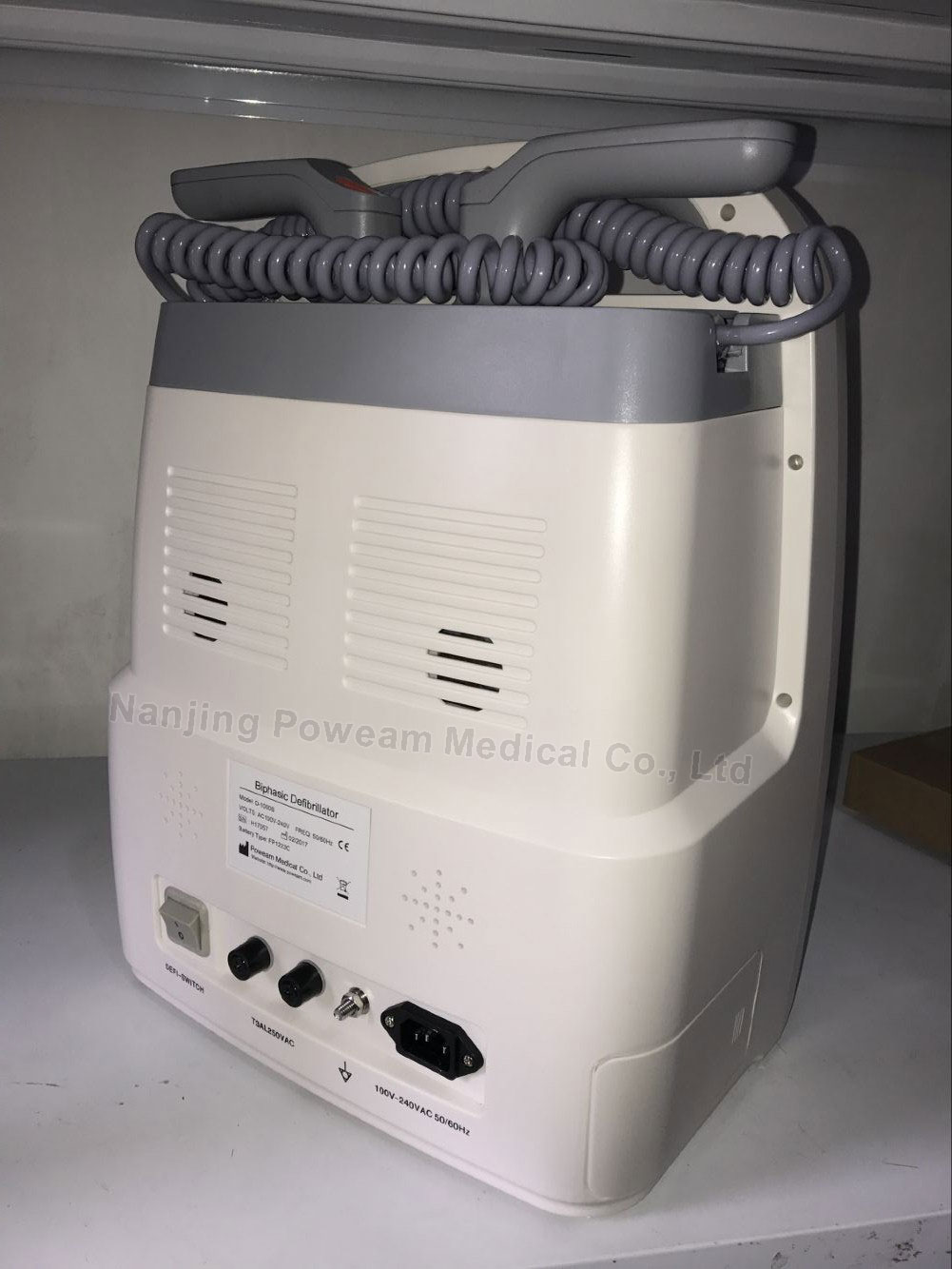Tragbarer biphassischer AED-automatischer externer Defibrillator